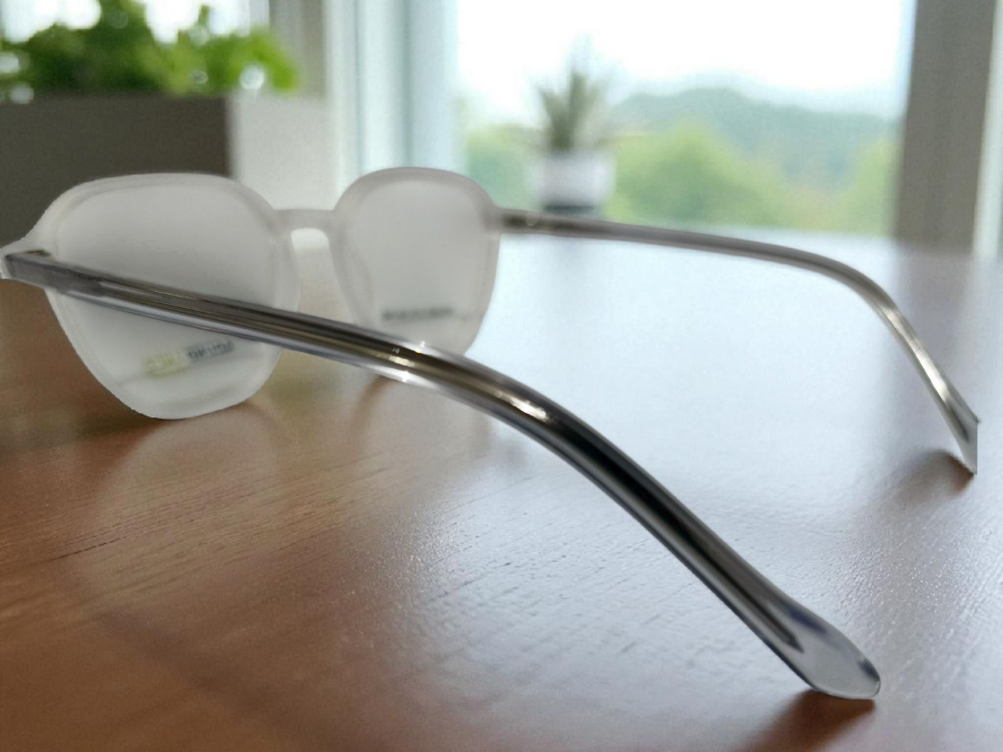 Minimalist Transparent Eyeglass Frame – Lightweight Comfort & Modern Style | Bird Eye Optics