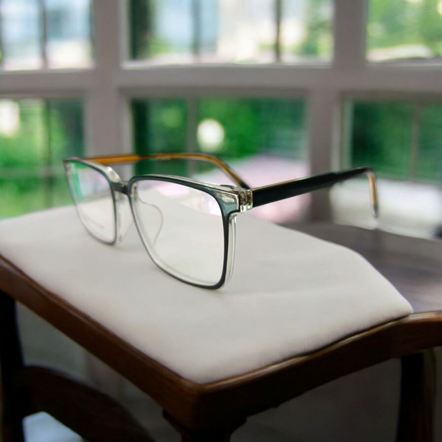 Sleek and Sophisticated: Clear Frame Glasses with Black Temples