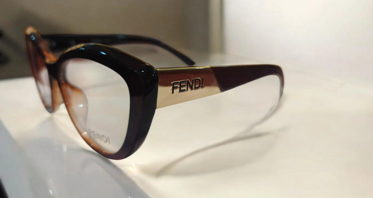 Fendi Elegant Cat-Eye Eyeglasses – Sophisticated Style with a Bold Touch"