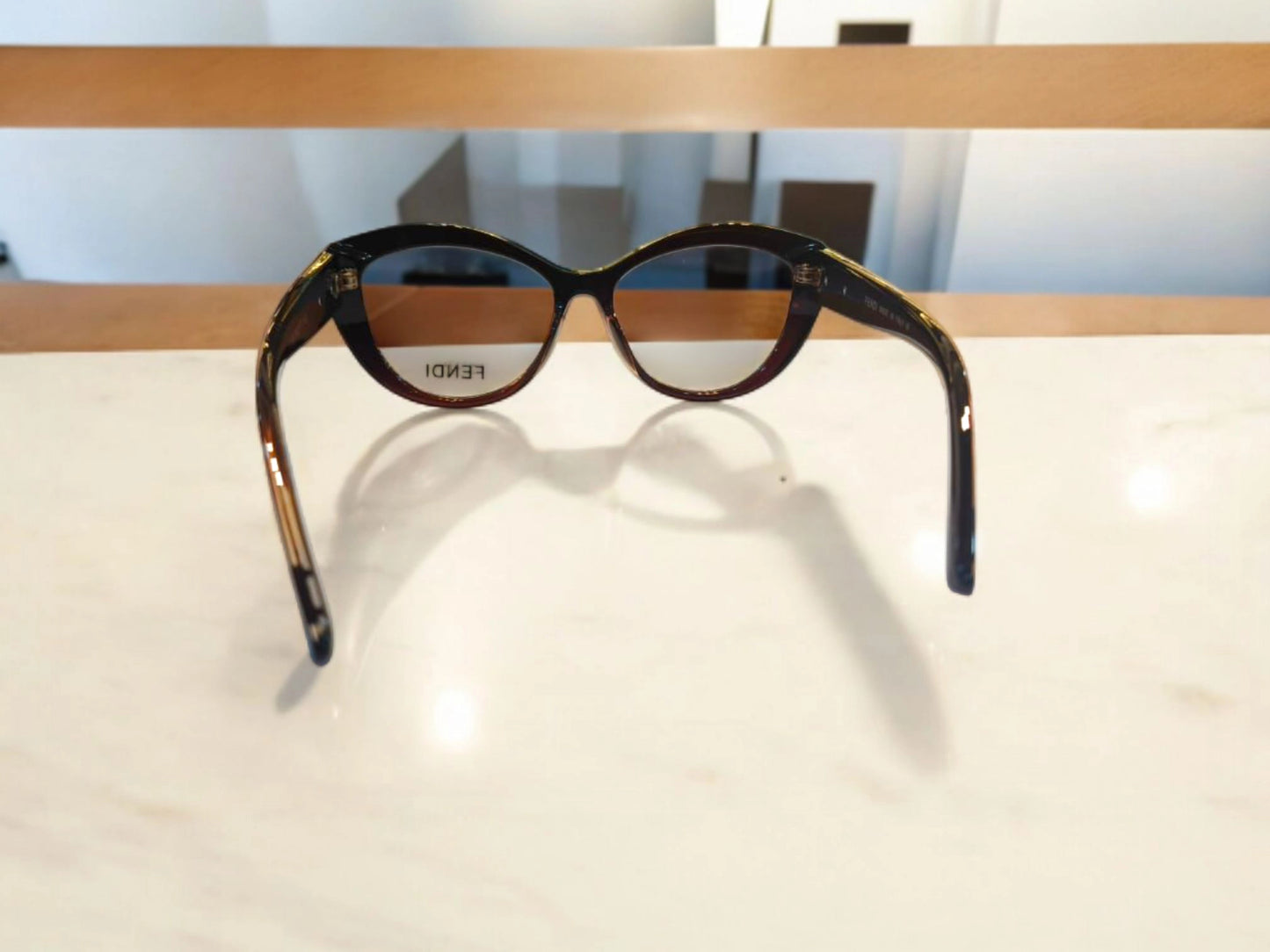 Fendi Elegant Cat-Eye Eyeglasses – Sophisticated Style with a Bold Touch"