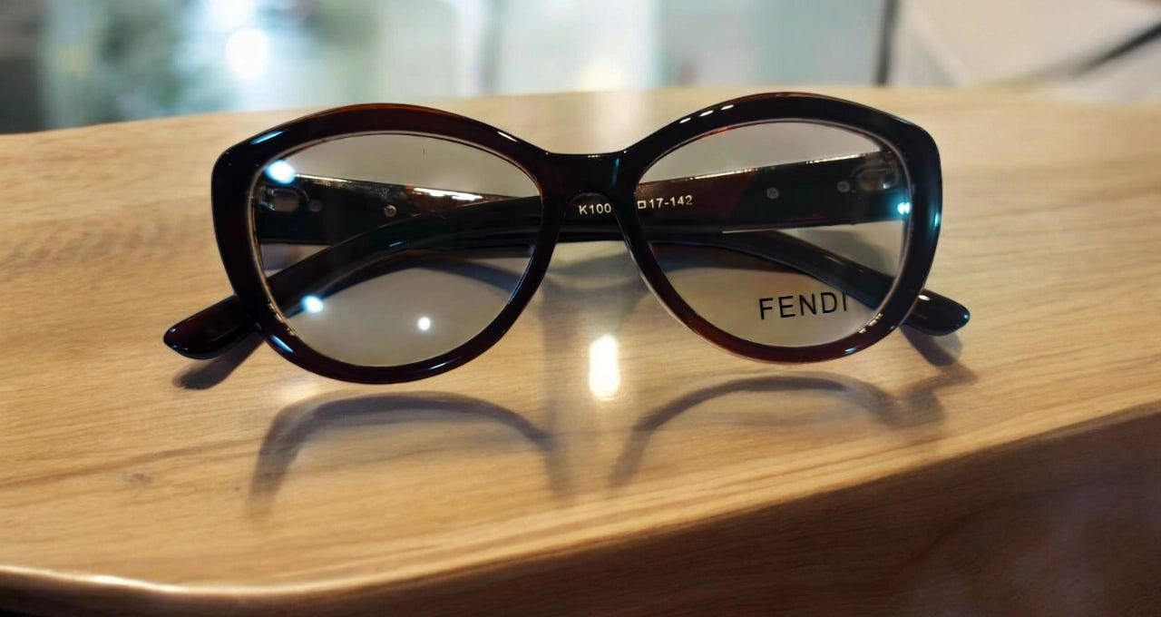 Fendi Elegant Cat-Eye Eyeglasses – Sophisticated Style with a Bold Touch"