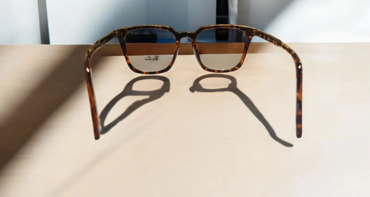 Ray-Ban Tortoiseshell Eyeglasses – Timeless Elegance with a Modern Touch