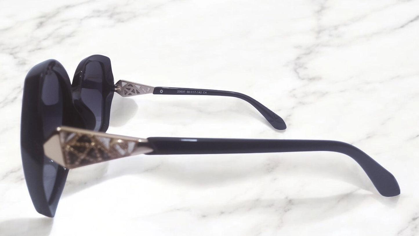 Elegant Oversized Black Sunglasses with Golden Detailing