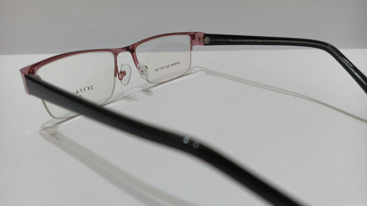 SKYFALL SK6602 glasses, nose pads and temple detail