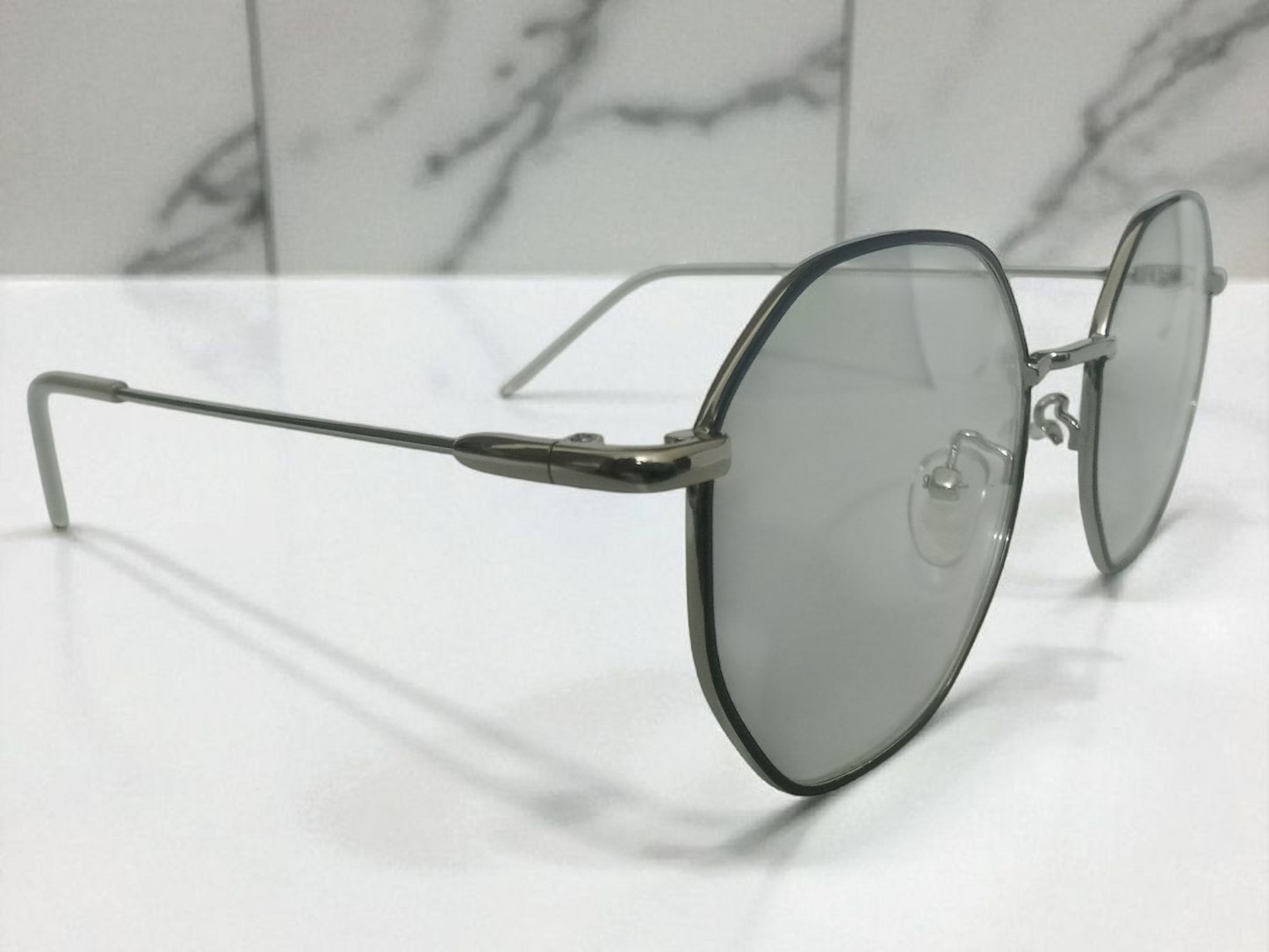 Premium Octagon Rimless Eyewear – Silver Frame with Gradient Lenses | Bird Eye Optics