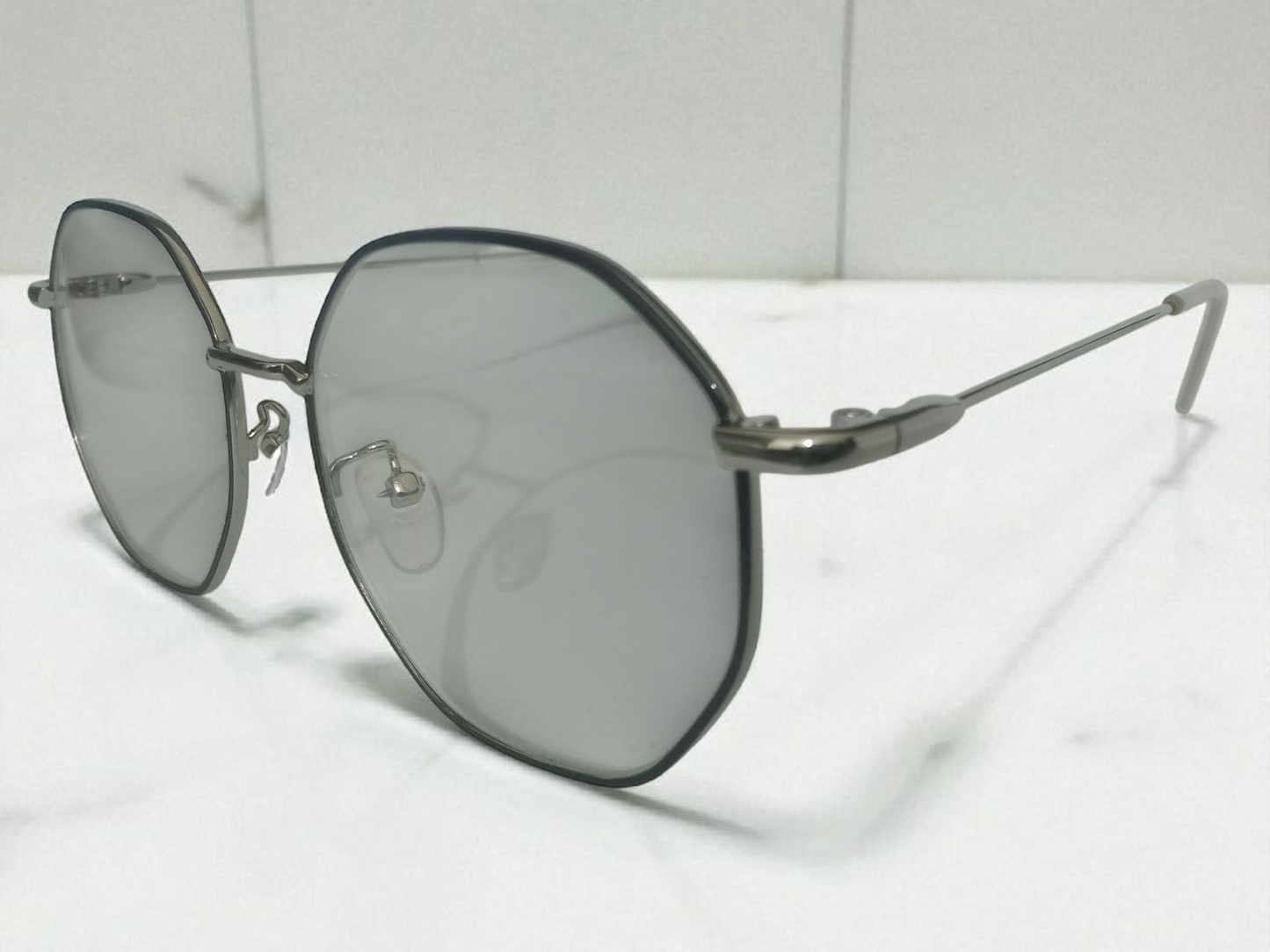 Premium Octagon Rimless Eyewear – Silver Frame with Gradient Lenses | Bird Eye Optics