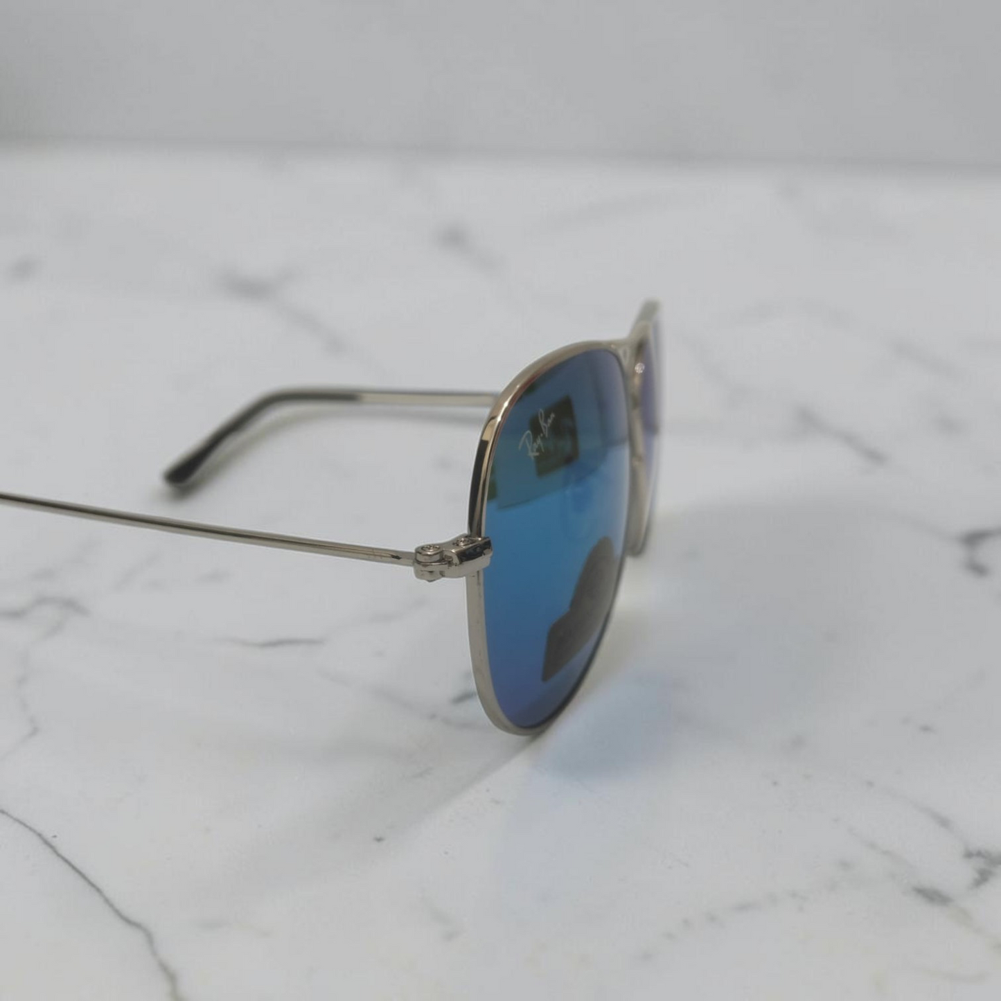 Inspiration of Ray-Ban Classic Aviator Polarized Sunglasses with Sky Blue Mirror Lenses (Diamond Hard Edition with Complete box)