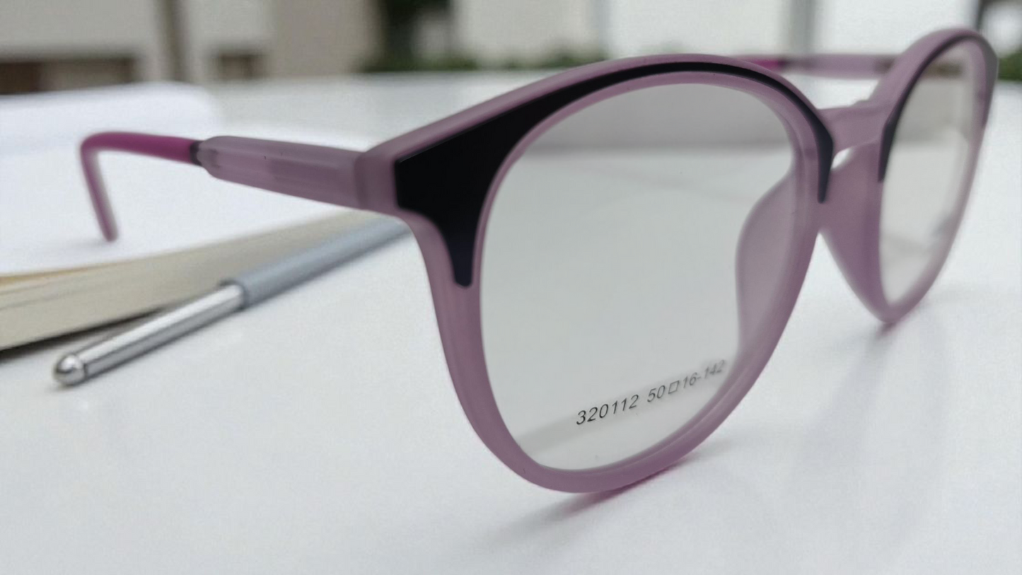 Ladies Elevate Your Look with the D-Day 'Chic Lilac' Frame