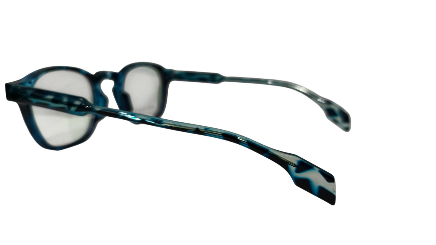 Bold Vision –  Blue Tortoiseshell Eyeglasses for Unmatched Style & Comfort