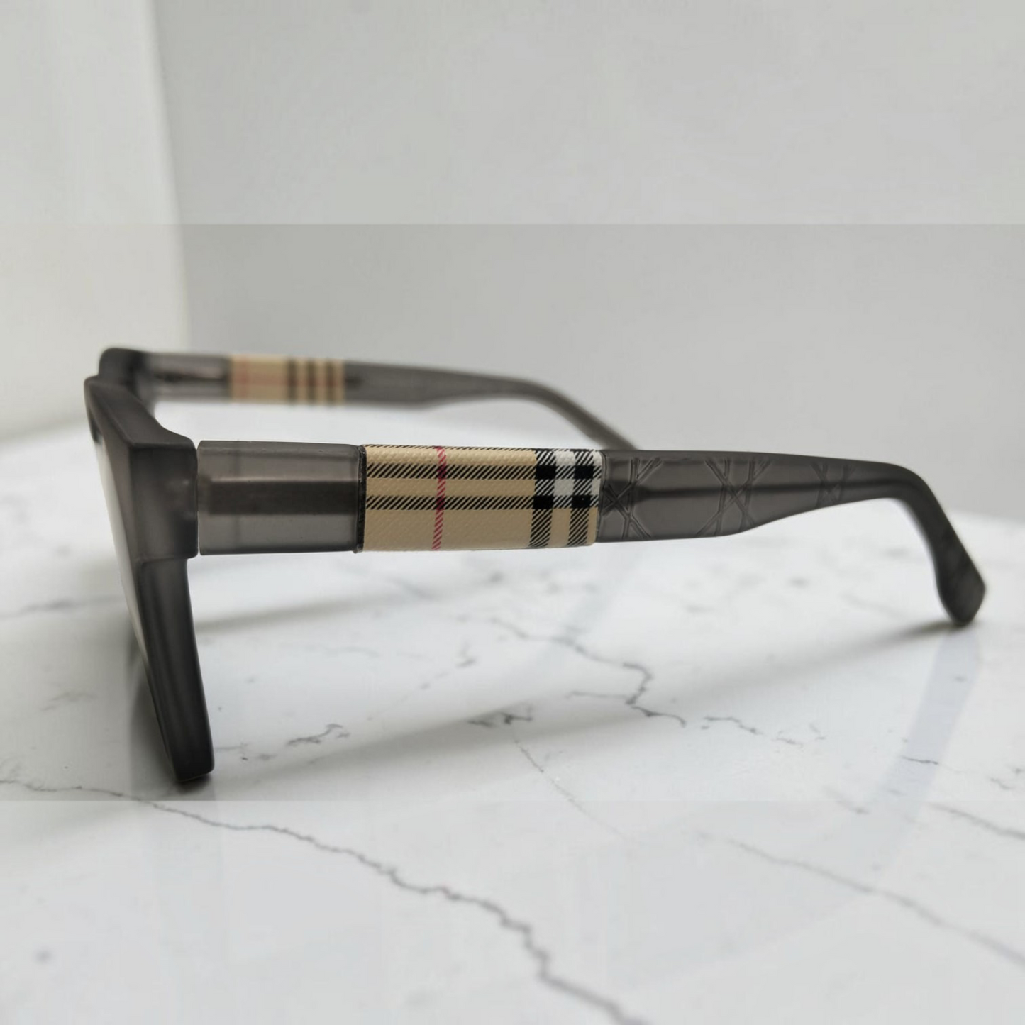 Inspiration of Burberry Matt Gray Square Sunglasses – Polarized UV400 Protection.