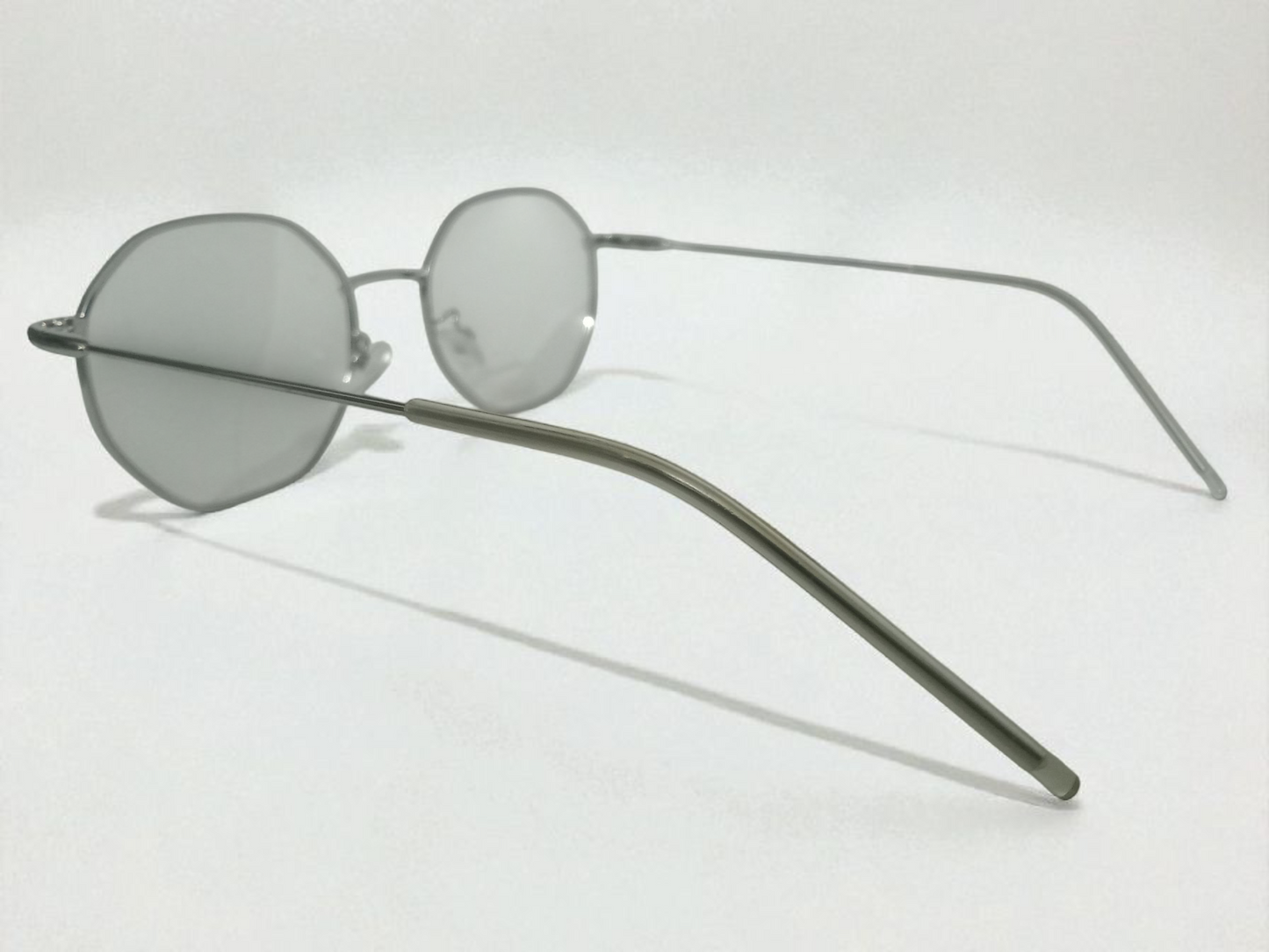 Premium Octagon Rimless Eyewear – Silver Frame with Gradient Lenses | Bird Eye Optics
